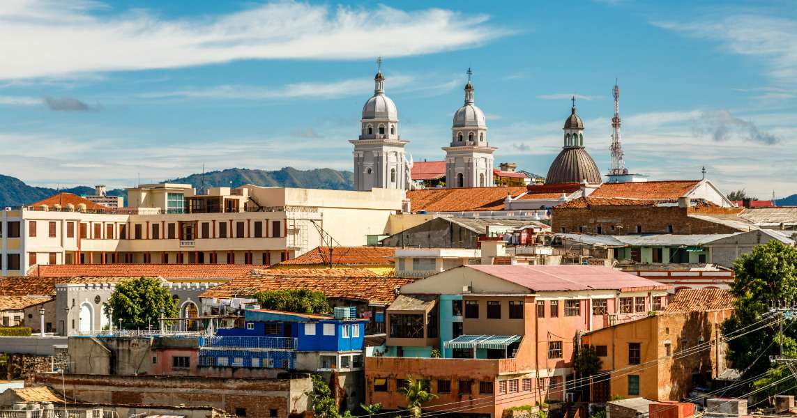 Cuba - panorama da cidade de Santiago de Cuba