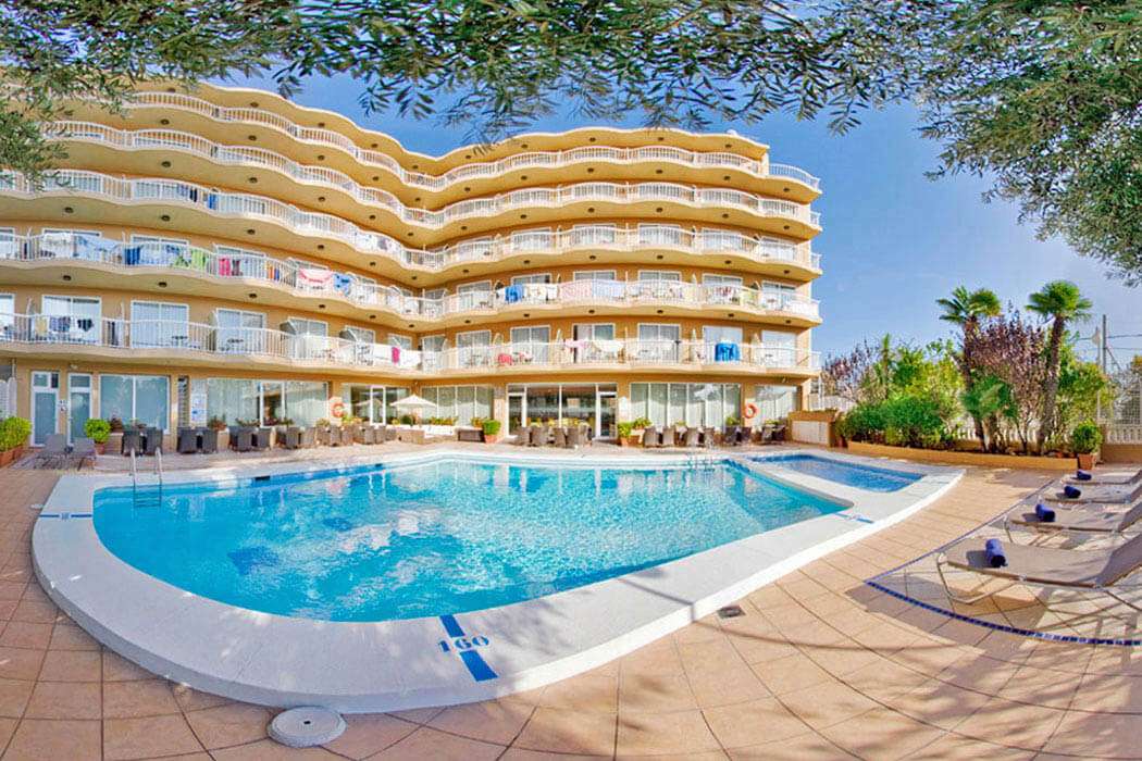 Hotel Volga  Calella  Hiszpania Costa Brava opis oferty Fly pl